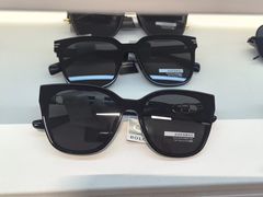 -J-Optical佳视明眼镜·蔡司视觉(青岛金茂览秀城店)