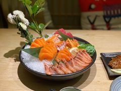 -枝魯枝魯自助料理