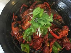 -虾弄弄海派小龙虾·牛羊蝎子火锅