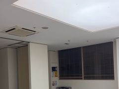 -卡罗酒店(东门晒布地铁站店)