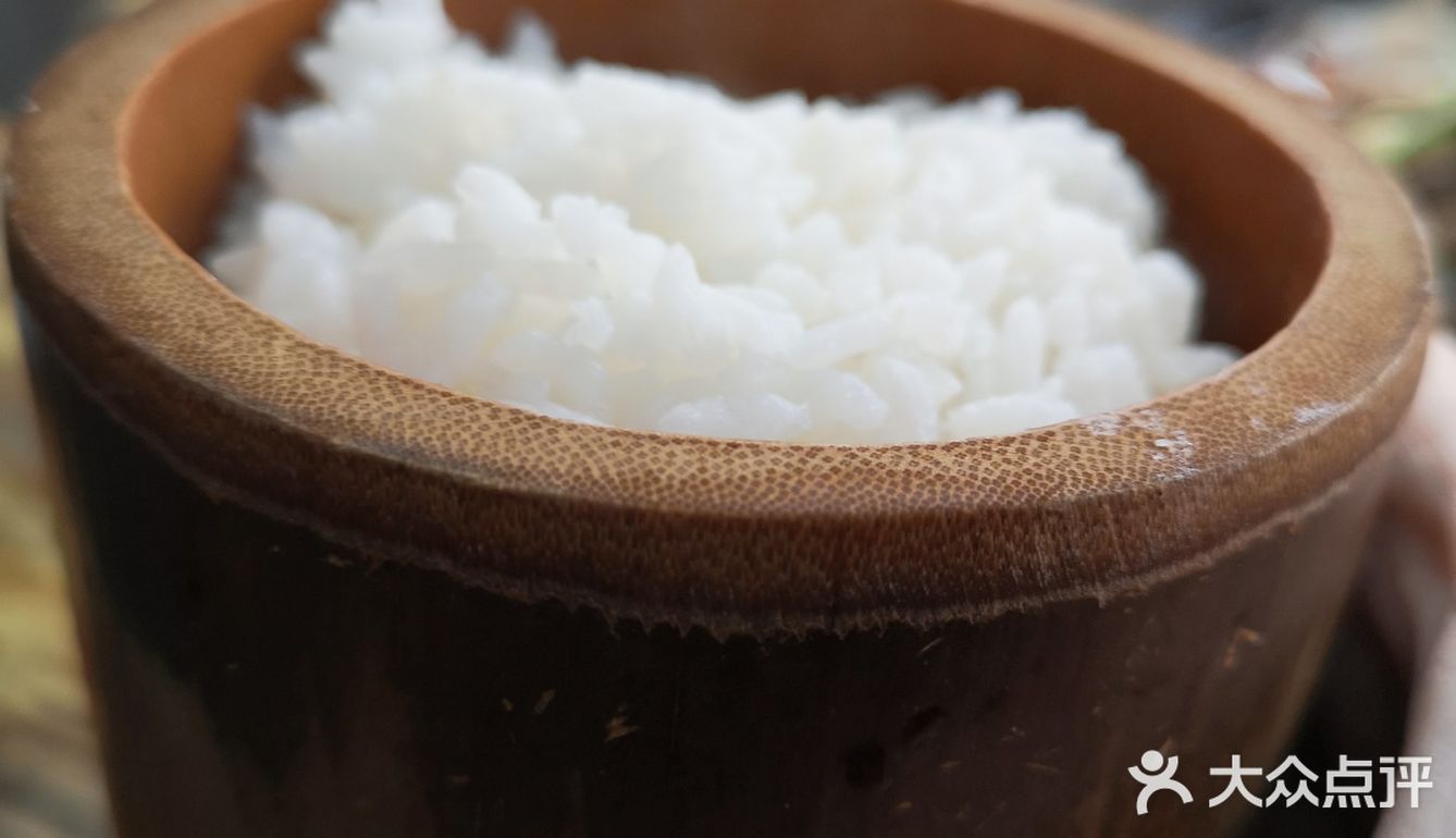 一个火炉两个板凳，这种吃法可稀罕了！