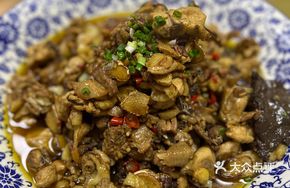 Spicy Stir-Fried Chicken with Chili