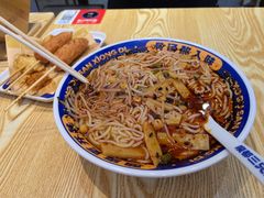 -魔都三兄弟酸辣粉·蘸卤炸串(虹桥万科店)