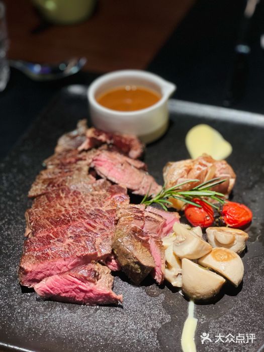 404干式熟成牛排馆•聚会餐厅低温水浴熟成上脑牛排图片