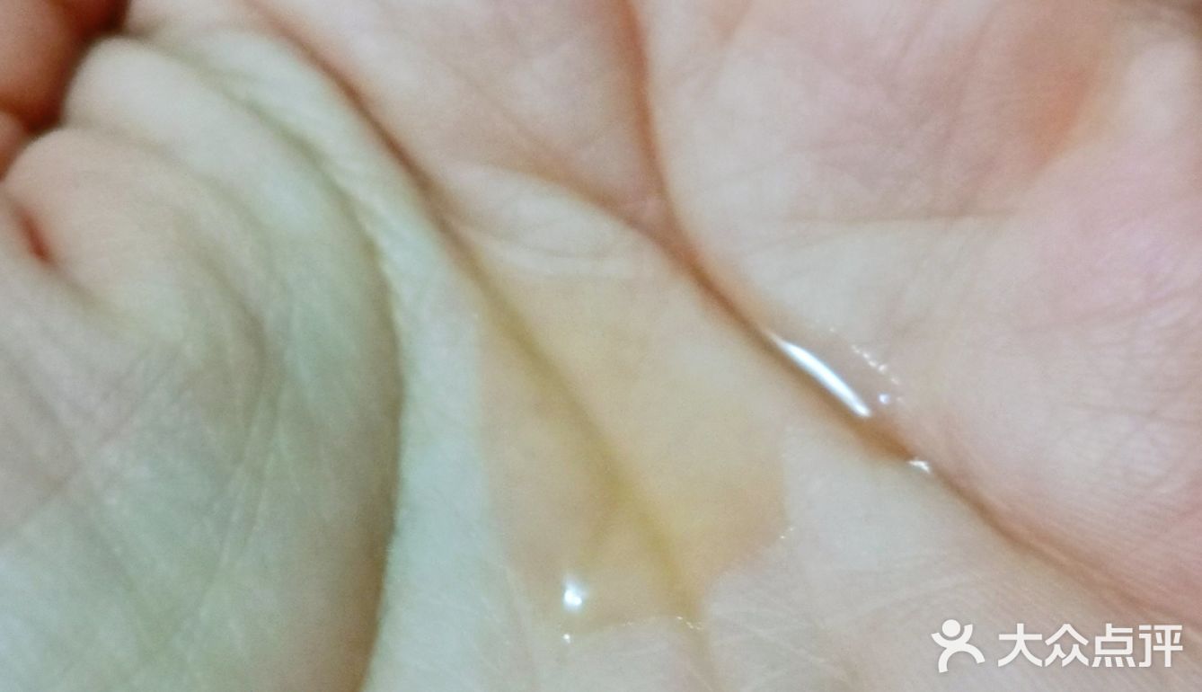 被种草！超快吸收的柔肤水[爱心]