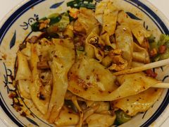 -阿瓦山寨·湘菜现炒·剁椒鱼头王(咸阳总店)