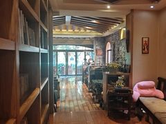 -月亮眼花园餐厅书吧酒吧