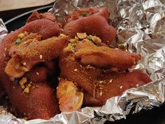 手抓烤猪手-野蔓果·山野菜(西湖景区·龙井茶田店)