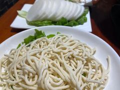 -茸梅路右拐龙虾-农家菜(松江店)