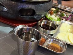 -围炉肉舍•炭烤活鳗•丹东海鲜烤肉(步行街店)