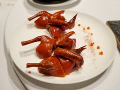 招牌玻璃皮乳鸽-北京厨房(SKP店)