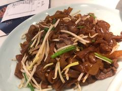 干炒牛河-芳满庭粤菜餐厅(丹阳吾悦店)