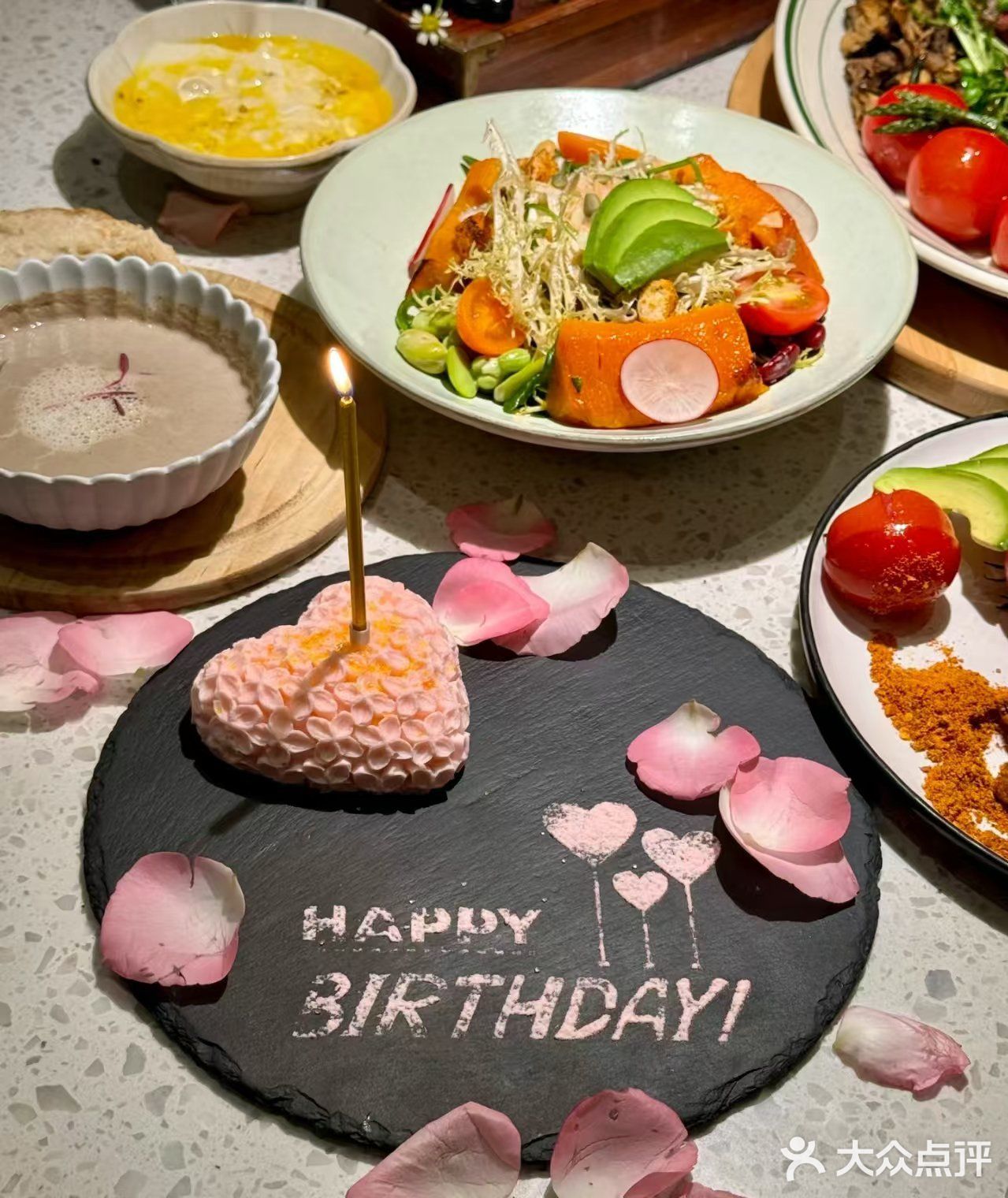 十二月生日的姐妹们快过来!?他们家免费……