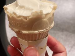 冰淇淋蛋筒-麦当劳(中山公园龙之梦店)
