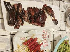 -顶峰夜宴·龙虾烧烤大排档(九江学院店)