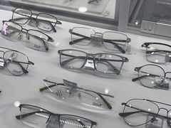 -光明眼镜·蔡司授权(徐泾店)