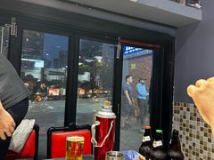 -马路牙子烧烤音乐酒馆(望京店)