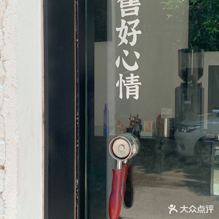 废墟里的超酷机车咖啡店🛺就是开着玩儿