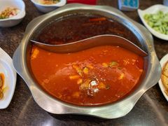 番茄鸳鸯锅-三只耳冷锅鱼火锅(玉林店)