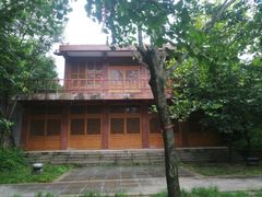 -雪山彩虹谷景区