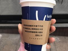 -瑞幸咖啡(巴黎春天陕西路店)