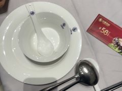 -红鼎豆捞·非遗鲍皇汤火锅(宝丰路店)
