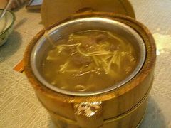 木桶金针菇肥牛-做了不起的80后