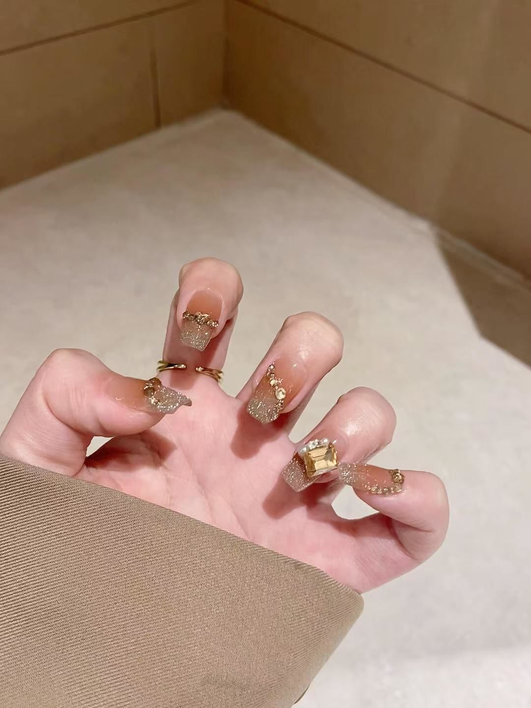 璀璨金边美甲来袭!