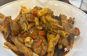 Pork Trotter and Chicken Feet Stew