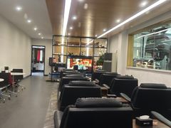 -上海华裕比亚迪4S店