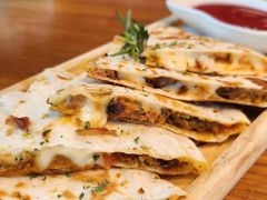 咖喱芝士肉饼-Chom Cafe and Restaurant