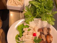 -左庭右院鲜牛肉火锅(浦江欢乐颂店)