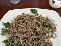 -溢心园香河肉饼总店