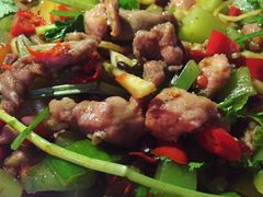 鲜椒叮叮兔-罗妈砂锅(四川成都奎星楼店)