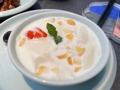 草莓杏仁豆腐-江南里·新浙菜(苏州大悦城店)