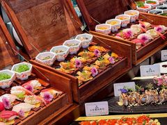 -雍容荟帝王蟹活龙虾展台自助(IFS黑金店)