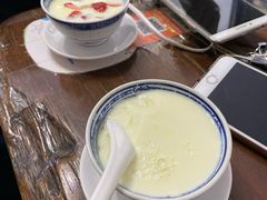 -周大娘牛乳(旧寨古村总店)