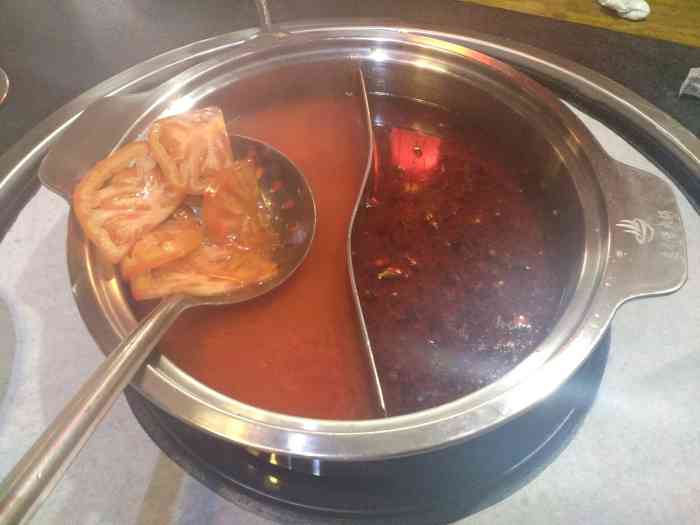 高个子火锅(羊古墩店)-"进去有一个儿童乐场,就滑滑梯啥的,方便了.