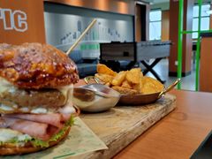 薯角-魏斯理汉堡(西安沣东吾悦店)