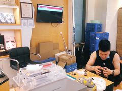 -爱革·奢品·鞋包·衣物·家居(金桥国际商业广场店)
