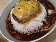 黑胡椒芝士牛肉汉堡饭-红小满休闲餐厅(十全街店)