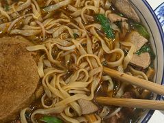 -镇南锅盖面馆(解放路店)