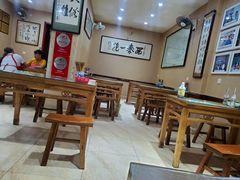 大堂-天发芽·何记葫芦头泡馍·传统小吃(报恩寺街店)