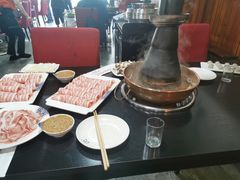 -楼外楼大刀肉传统火锅居(繁荣路店)