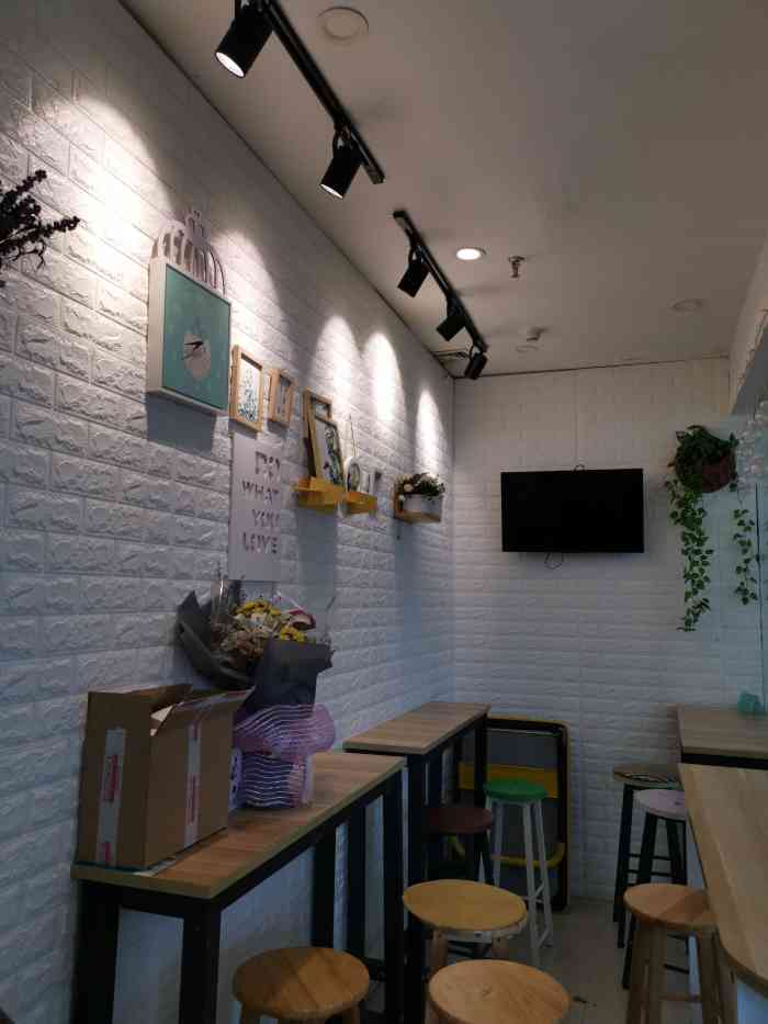 半糖煮意-"这家店是在南通八佰伴附近的一家甜品店.店.