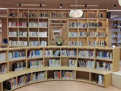 -漕河泾街道图书馆(漕河泾社区文化活动中心店)