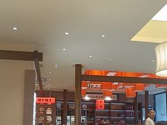 -阿瓦山寨·湘菜现炒·剁椒鱼头王(咸阳总店)