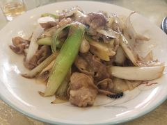 葱爆羊肉-鹤乡东北菜(崮山路店)