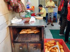 -Bánh Mì Huynh Hoa