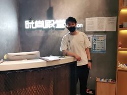 -时尚殿堂明星门店